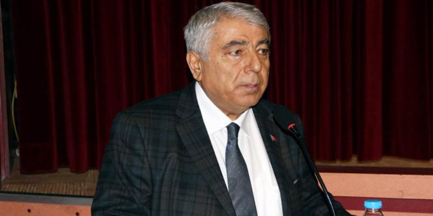 Tayin rekortmeni müdür emekli oldu