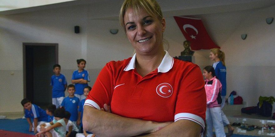 Avrupa'nın en iyi kadın tekvando antrenörü seçildi