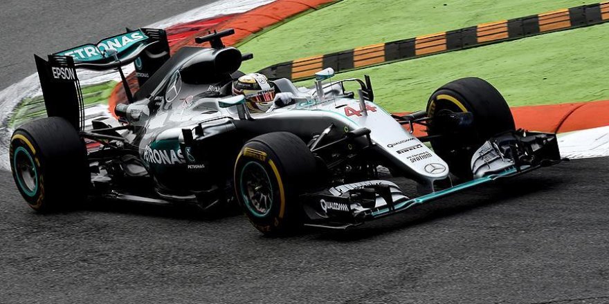 Malezya'da pole pozisyonu Hamilton'ın