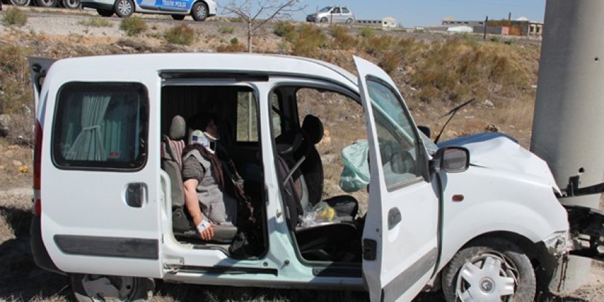 Konya'da trafik kazası: 3 kişi ölümden döndü