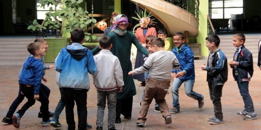 İki kimsesiz grup buluştu
