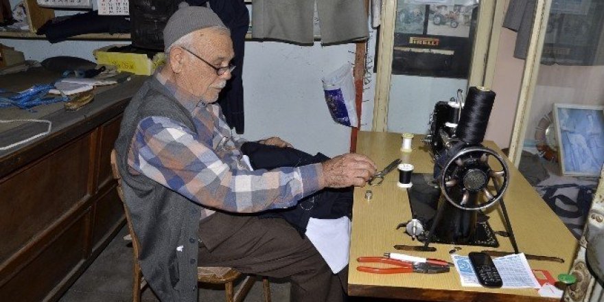 75 yıldır iğneyle rızkını kazanıyor