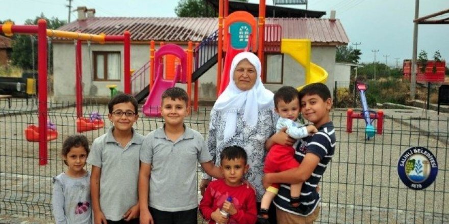 Hayırsever ve belediyenin işbirliği çocukları sevindirdi