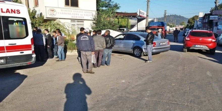 Kaza yapan ehliyetsiz sürücü yaralandı