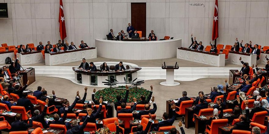 Irak ve Suriye Tezkeresi Meclis'ten geçti