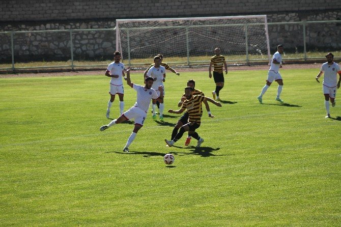 Bayburt Grup İl Özel İdare sahasında galip geldi