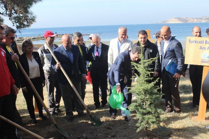 ’Turkcell Gelibolu Maratonu’nda barış için fidan dikildi