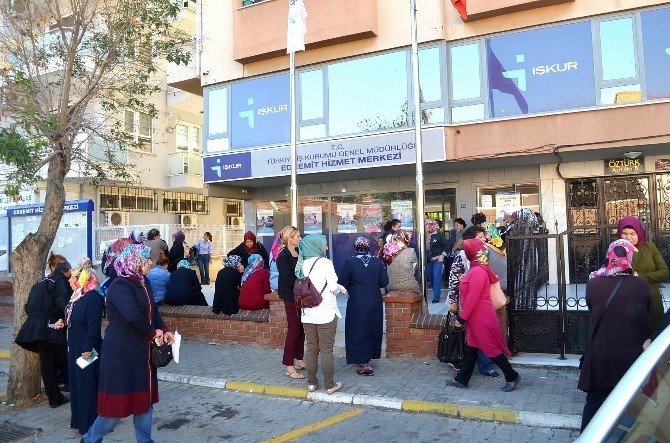 Edremit İş-Kur’da ‘iş’ izdihamı