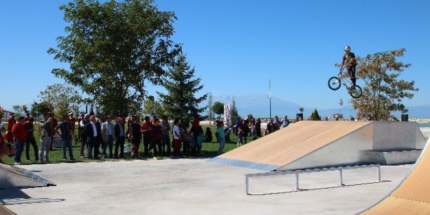 Beyşehir’de Skate Park, akrobasi gösterileriyle tanıtıldı