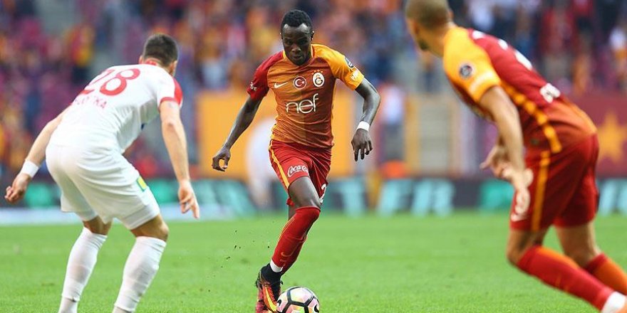 Galatasaray ikinci yarı açıldı