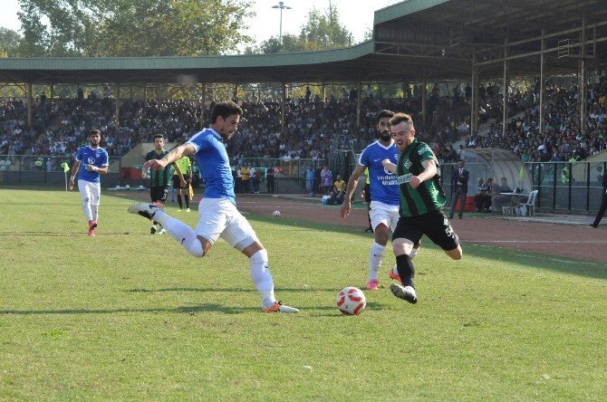 Sakaryaspor üç golle kazandı