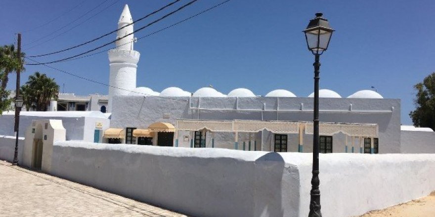 TİKA’dan Tunus’un Cerba adasındaki tarihi Türk Camisine donanım desteği