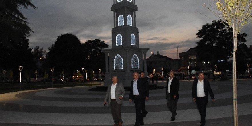 Başkan Keleş, 15 temmuz şehitler parkında