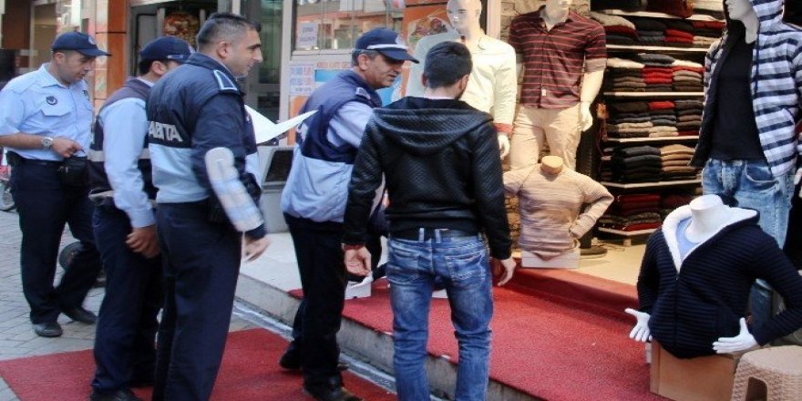 Elazığ’da zabıtadan gıda ve kaldırım ihlallerine denetim