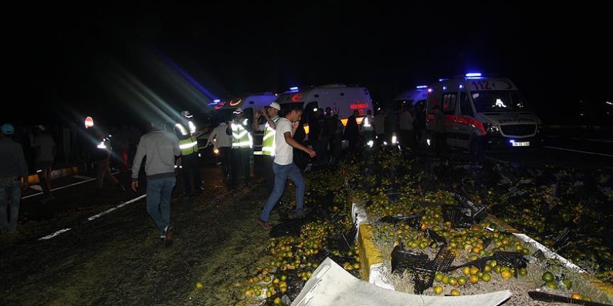 Ankara'da trafik kazası: 1'i ağır 24 yaralı