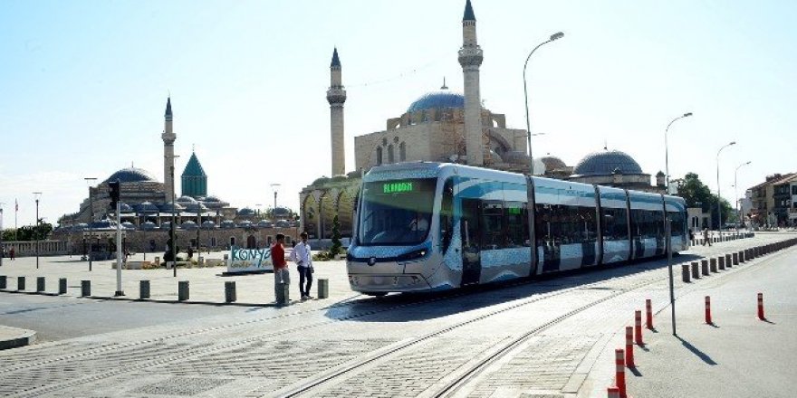 Konya’ya üniversiteyi yeni kazanan öğrencilere ulaşım 7 gün ücretsiz