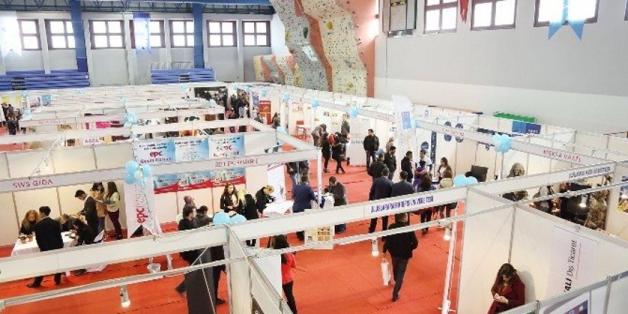 İş arayanlar iş verenlerle buluşuyor