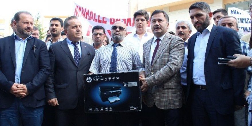 Darp edilen müezzine faks makinesi hediyesi