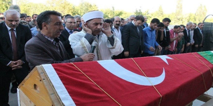 Köy korucusu son yolculuğuna uğurlandı