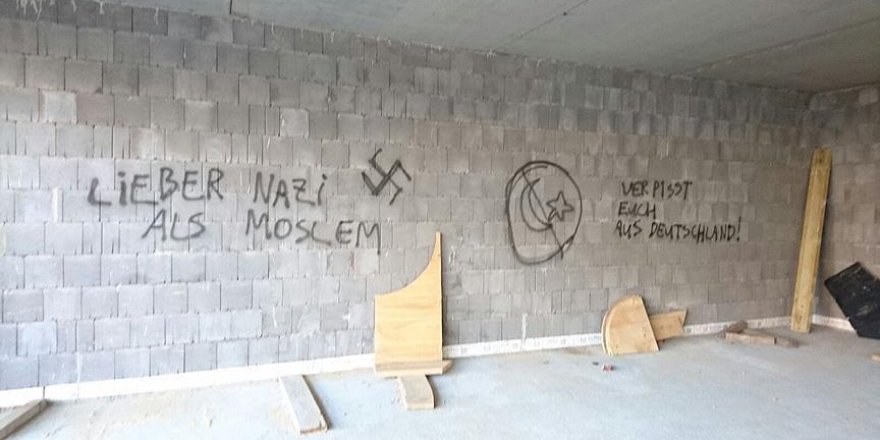 Almanya'da cami inşaatına saldırı