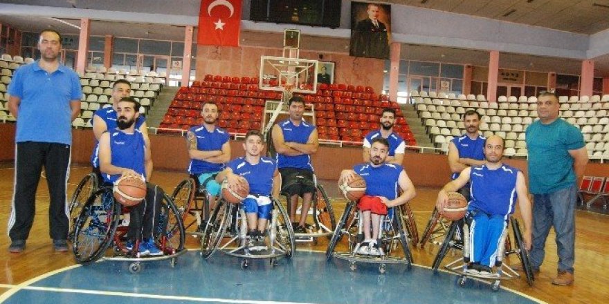 Büyükşehir’de engelli basketçiler göz kamaştırıyor