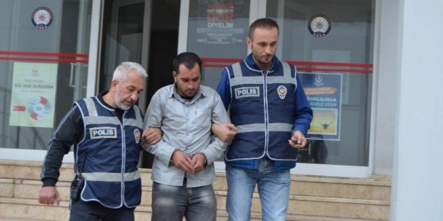 Kendisini terk eden eşini sokak ortasında defalarca bıçaklayarak öldüren Afgan uyruklu şahıs çıkartıldığı mahkemece tutuklandı