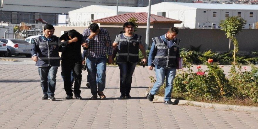 Sivas’ta telefon dolandırıcıları yakalandı