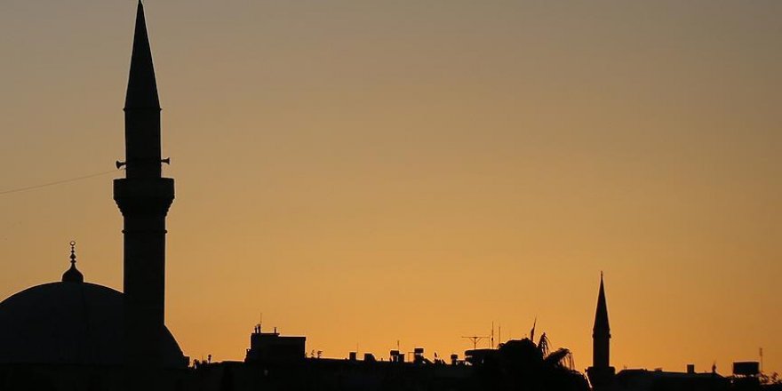 Sela okunmaması için caminin elektriği kesilmiş