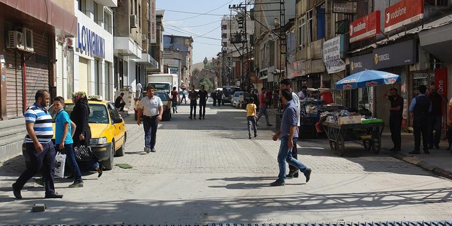 Yüksekova'da yaralar sarılıyor