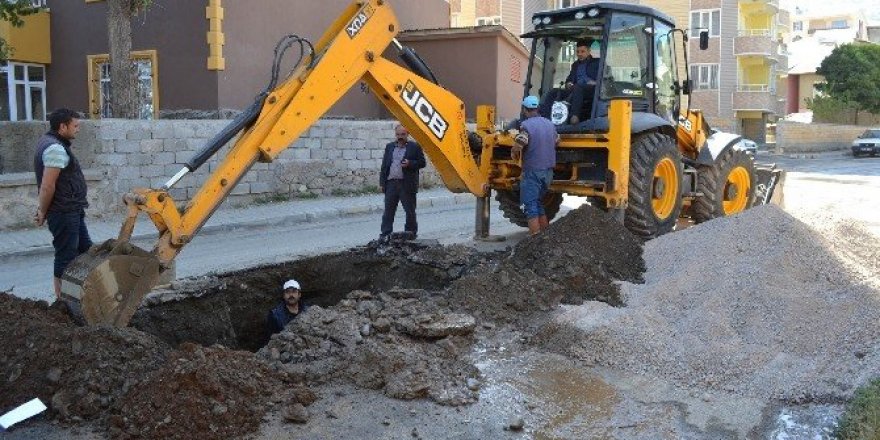 Muş Belediyesinden su ve kanalizasyon çalışması