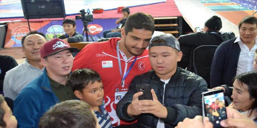 Yakutistan'da onur konuğu olarak ağırlandı