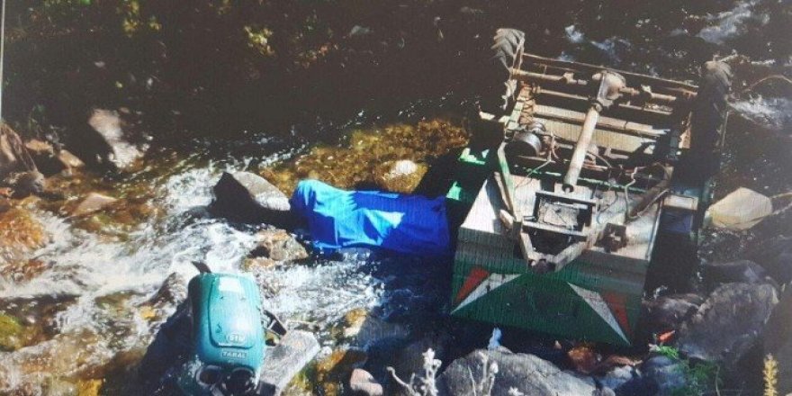Cenazeye giderken kazada öldü