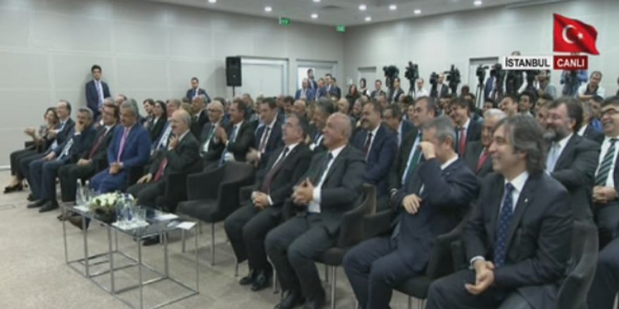 Başbakan, salonu kahkahaya boğdu!