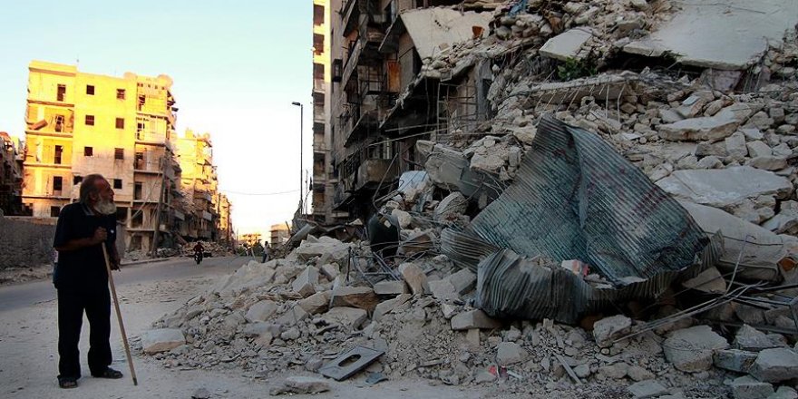 Halep'teki bombardımanda anıları enkaza gömüldü