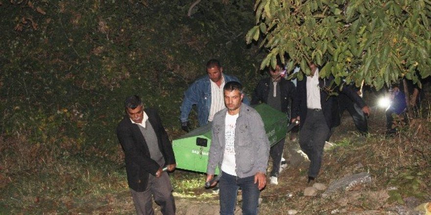 Tarlada kalp krizi geçiren kadın öldü