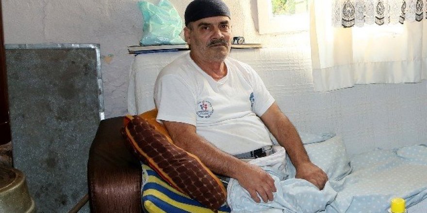 Tek isteği eşi için tekerlekli sandalye