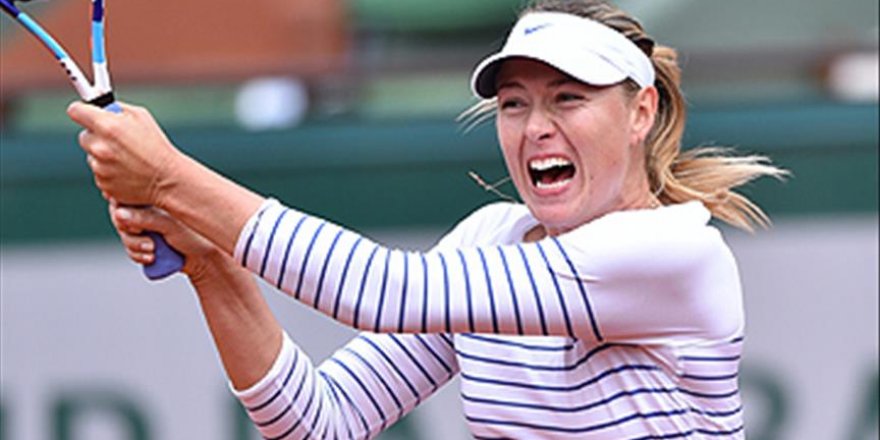 Sharapova korta çıktı