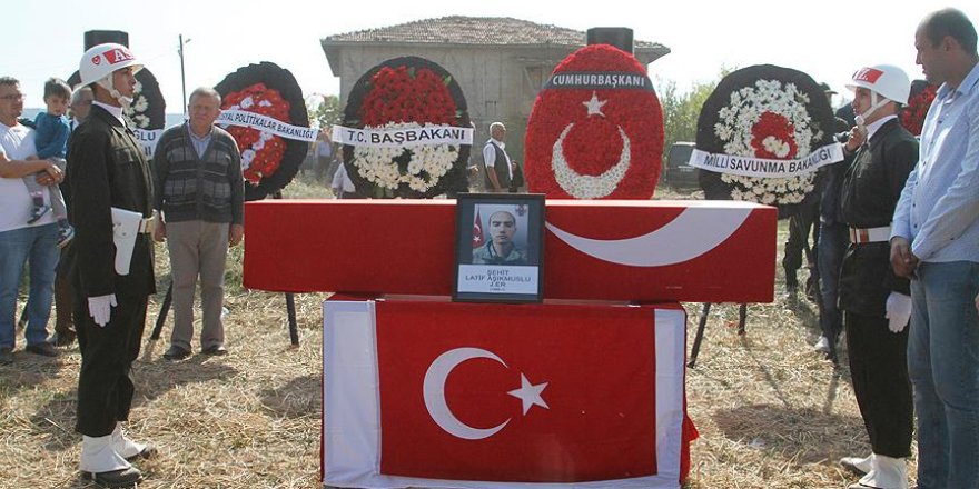 Şemdinli şehitleri toprağa veriliyor
