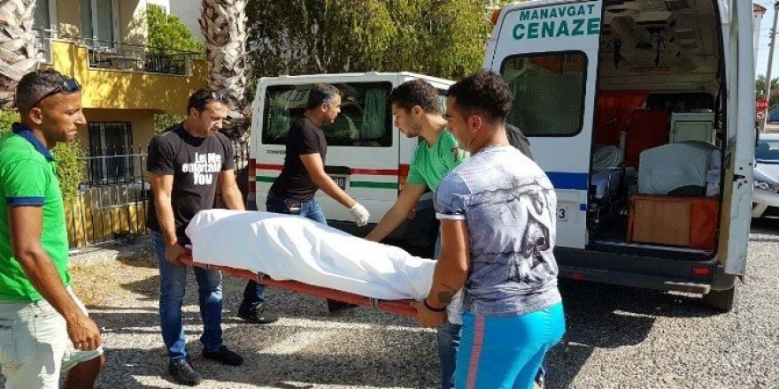 Eğlence müdürü evinde ölü bulundu