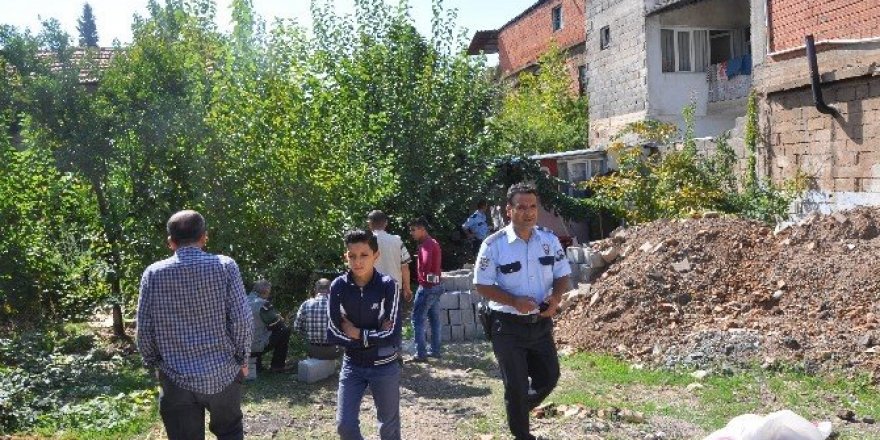 Kaçak içki içtiği ileri sürülen kişi evinde ölü bulundu