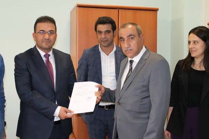 Siirt Baro Başkanlığı’na seçilen Dilek mazbatasını aldı