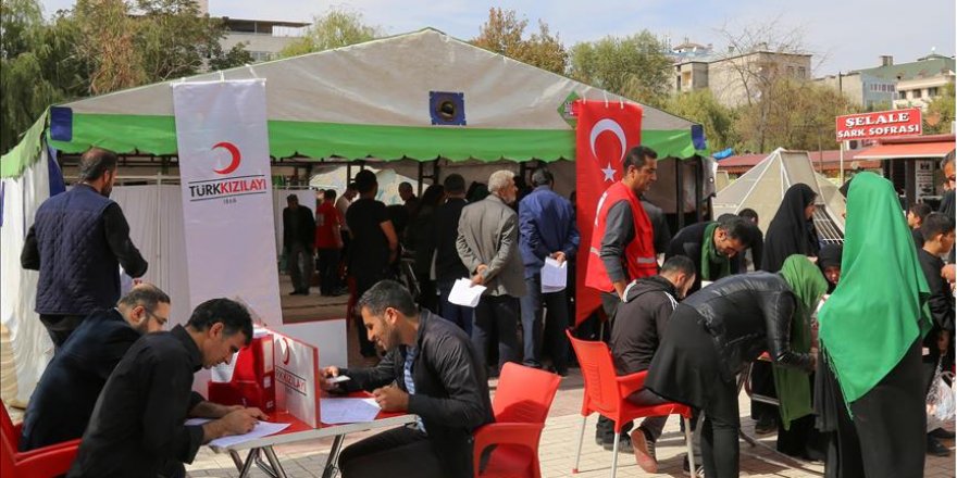 Kanlarını akıtmak yerine Kızılaya bağışlıyorlar