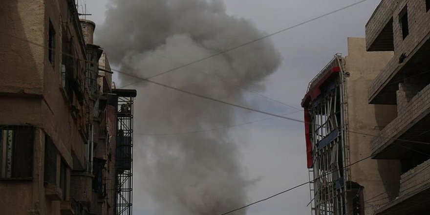 Esed rejimi yerleşim yerlerini vurdu: 13 ölü
