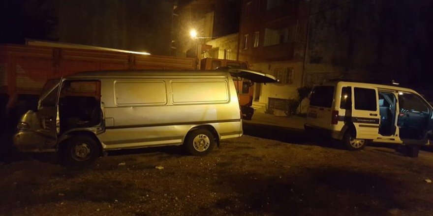 Aracın 30 saniyede çalınması güvenlik kamerasında