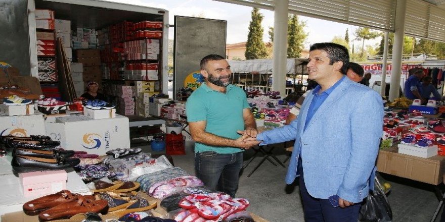 Döşemealtı Kovanlık Mahallesi’nin ilk meydanı ve pazaryeri açıldı