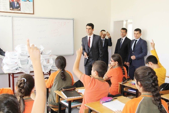 Çemişgezek kaymakamlığından öğrencilere destek