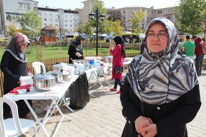 Vanlı kadınlardan ’Halep’ için kermes