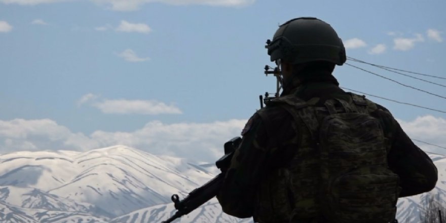 Van'da kalleş tuzak: 2'si ağır 8 asker yaralandı