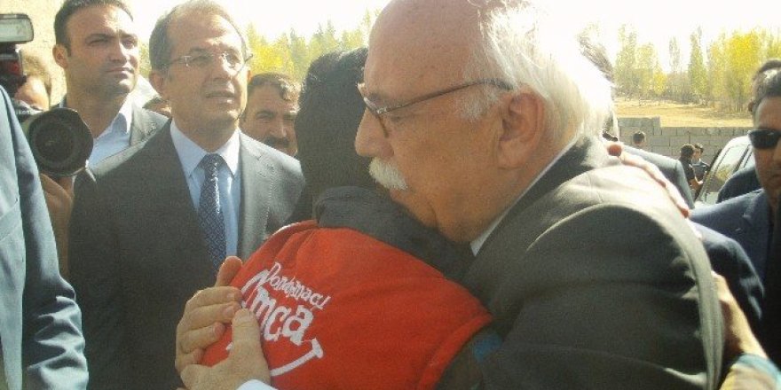 Bakan Avcı’dan PKK’nın öldürdüğü İlçe Başkanı Muştu’nun ailesine ziyaret