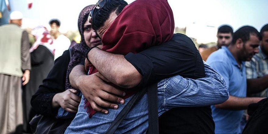 Refah Sınır Kapısı 'geçici' olarak açıldı